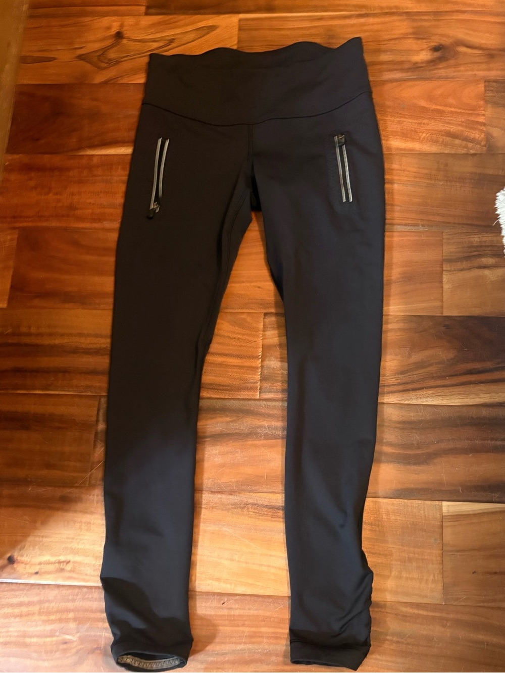 Lululemon Black High-Rise Leggings with Zip Pockets – Size 6 (403)